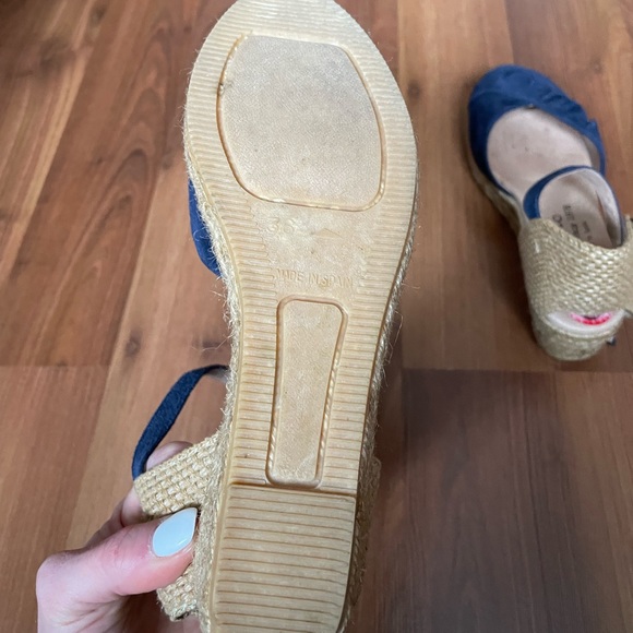 Sale**Brand New Leather espadrilles - Picture 4 of 4